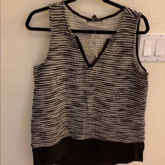 NWT Sanctuary Knit V Neck With Peplum, Size L - Picture 1 of 4